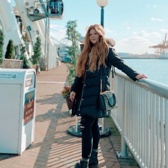 BACK ON POSH🌿⚡️Code: JASMINERLEE⚡️ - Picture 5 of 6